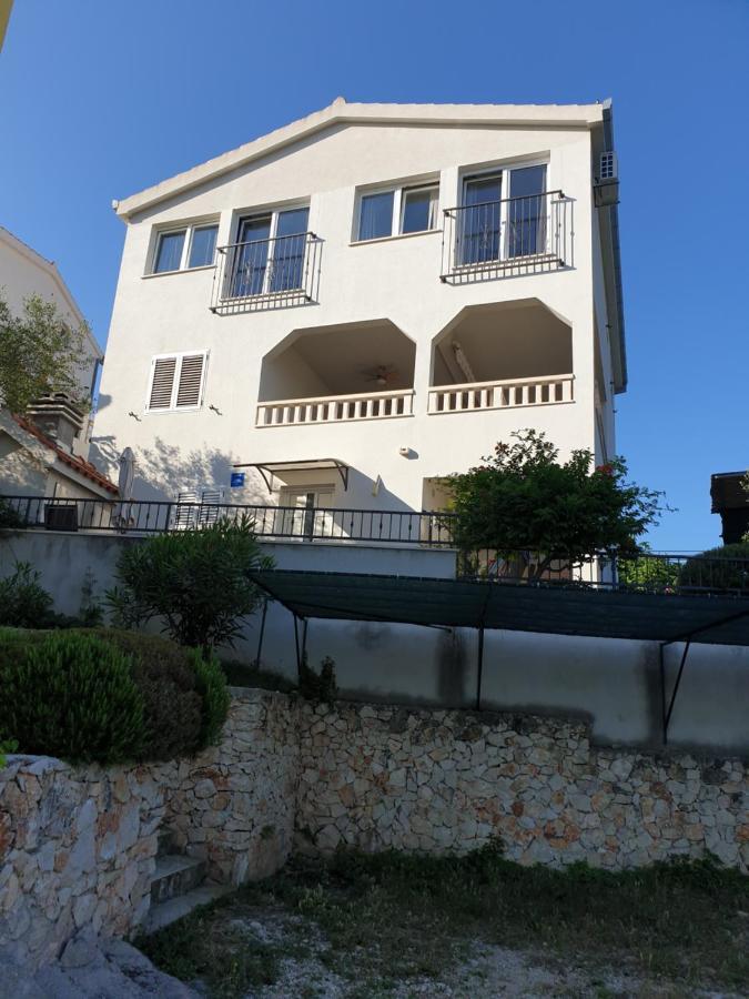 Apartments Zdenka Vinisce ภายนอก รูปภาพ