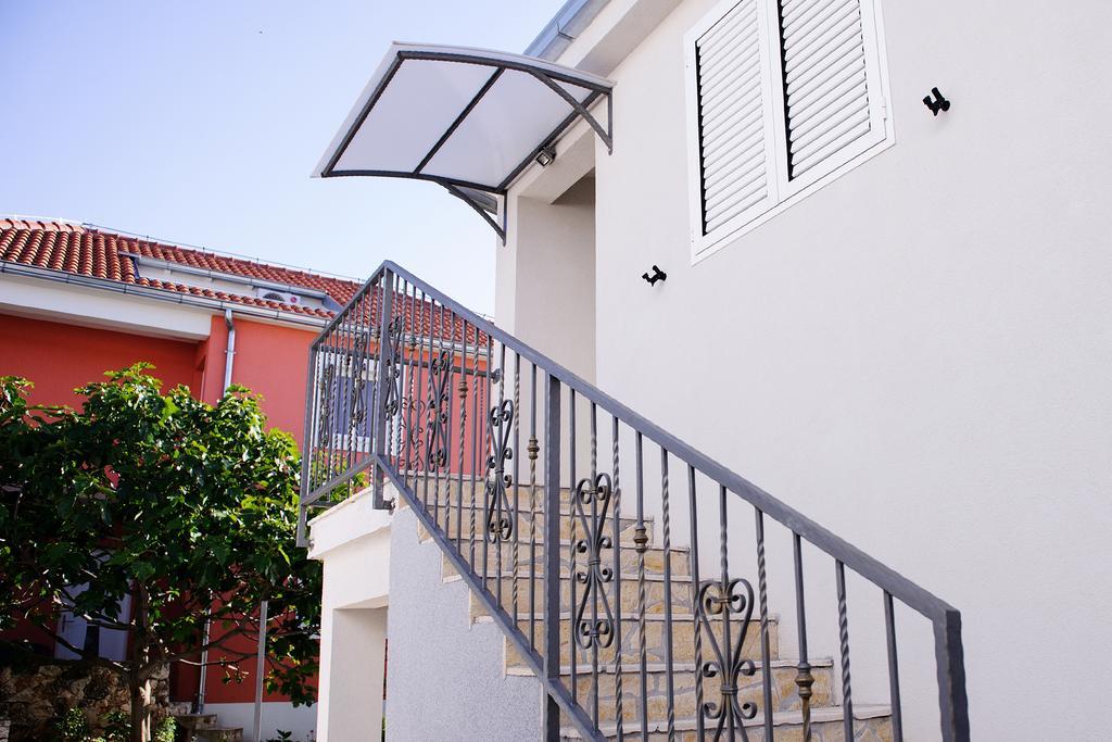 Apartments Zdenka Vinisce ภายนอก รูปภาพ
